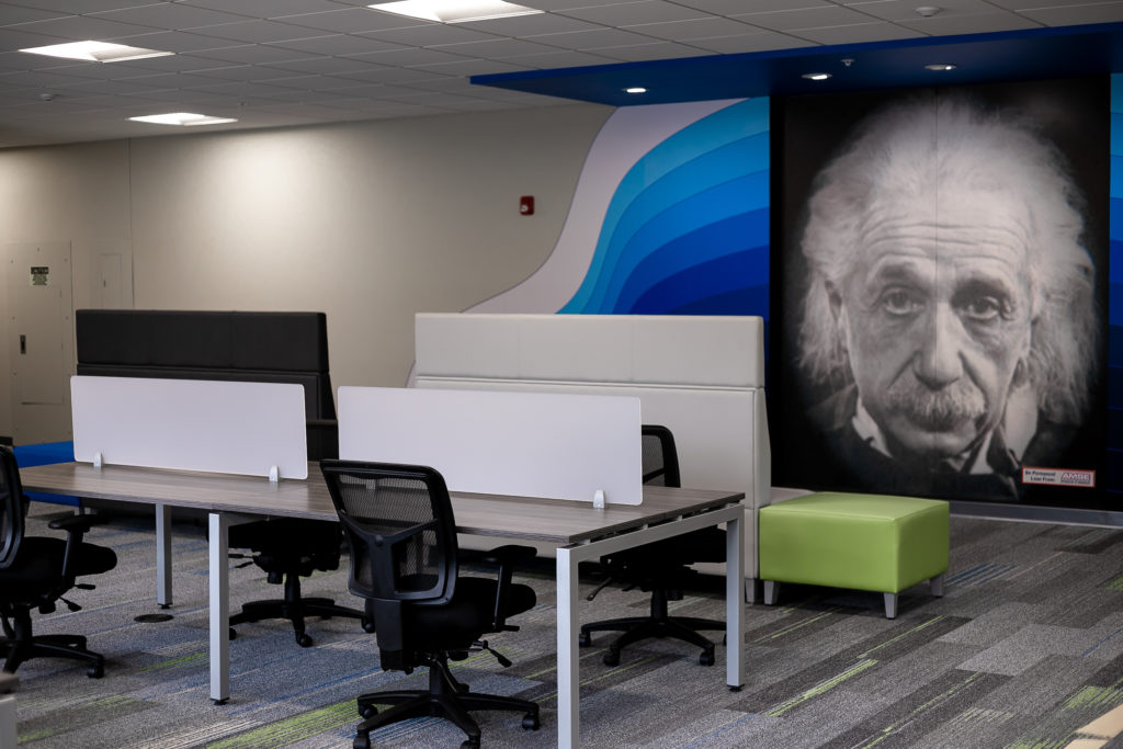 TS117 Coworking space hotdesk